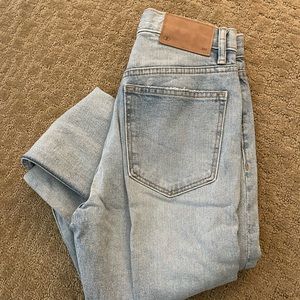 D-ID Straight Leg Ripped Jeans 25W Light Wash $68